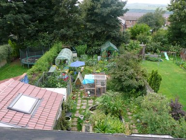 Claire Gregory, Claire Gregorys Permaculture garden, CC BY-SA 3.0